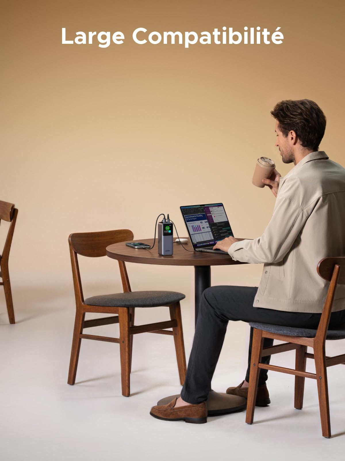 UGREEN Nexode Batterie externe 20000 mAh 165W avec câble USB-C rétractable, chargeur de voyage offrant une compatibilité sans effort avec tous les appareils courants – un choix idéal pour le voyage.