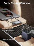 Le chargeur de voiture UGREEN Nexode 145W avec câble USB-C rétractable et double port fournit une puissance totale de 145W, un chargeur de voyage idéal pour plusieurs appareils en déplacement.