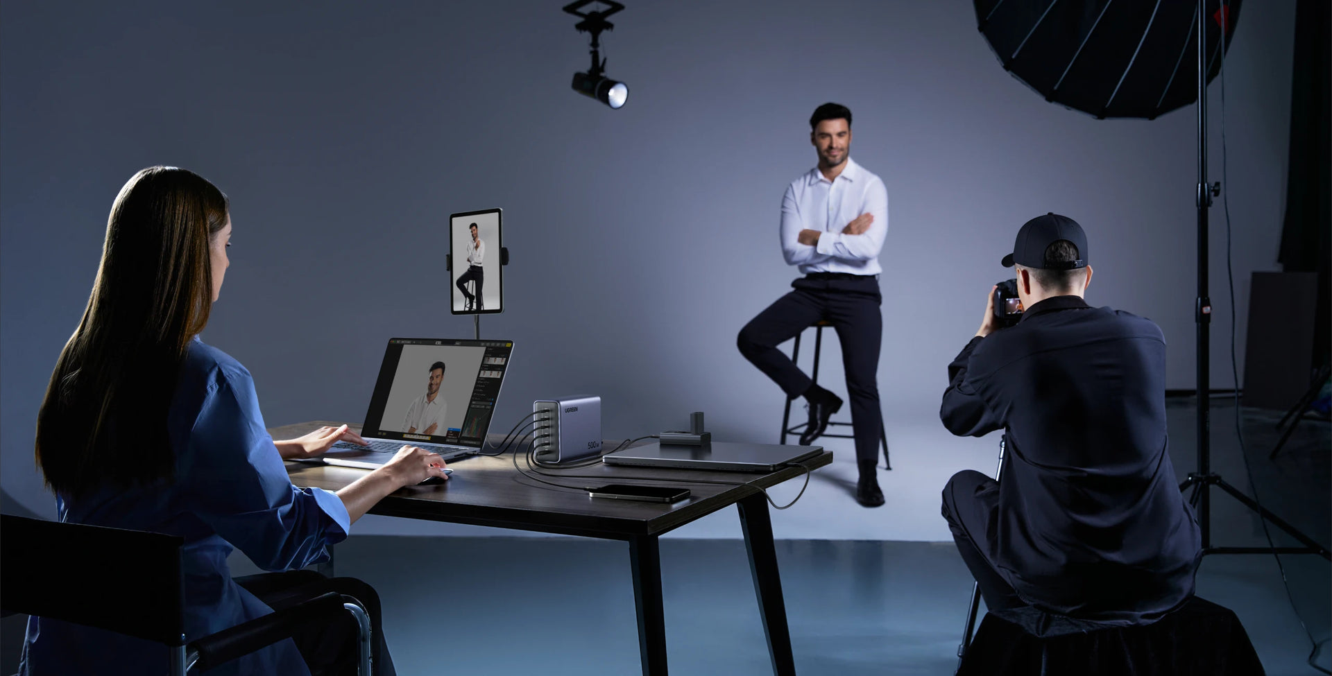 Le UGREEN Nexode 500W Chargeur rapide de bureau GaN 6 ports dispose de 5 ports USB-C et 1 port USB-A, vous permettant de charger 6 appareils simultanément à haute vitesse.